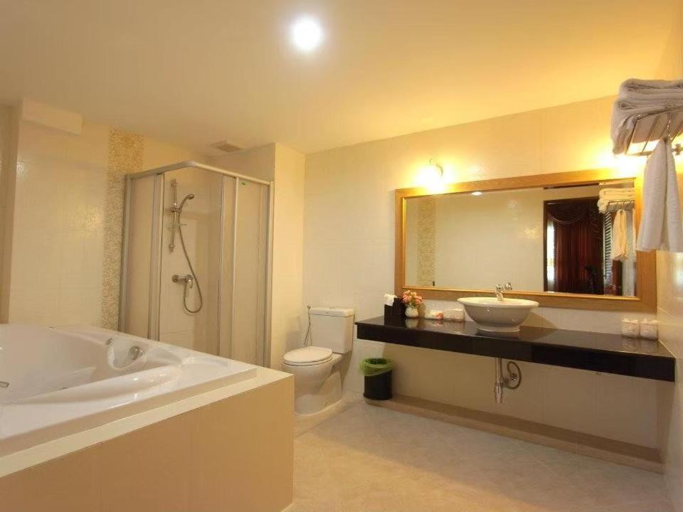 Major Grand Hotel Csumphe Kültér fotó