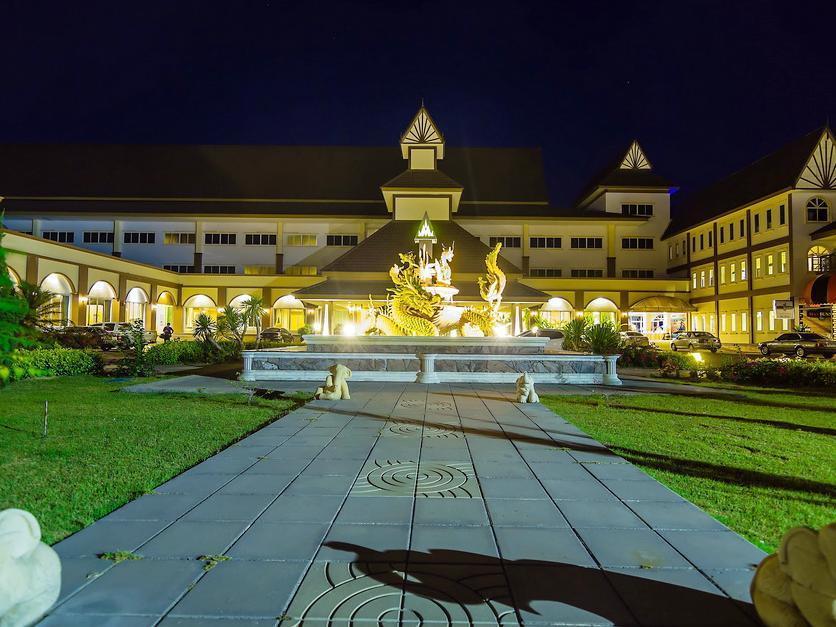 Major Grand Hotel Csumphe Kültér fotó