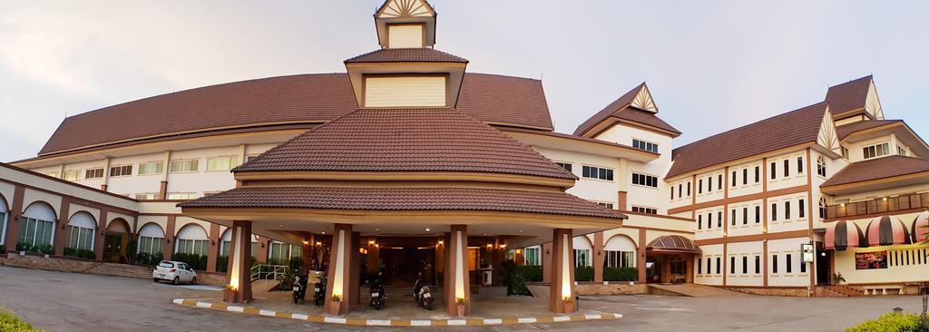 Major Grand Hotel Csumphe Kültér fotó