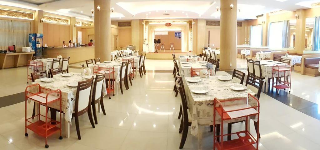 Major Grand Hotel Csumphe Kültér fotó